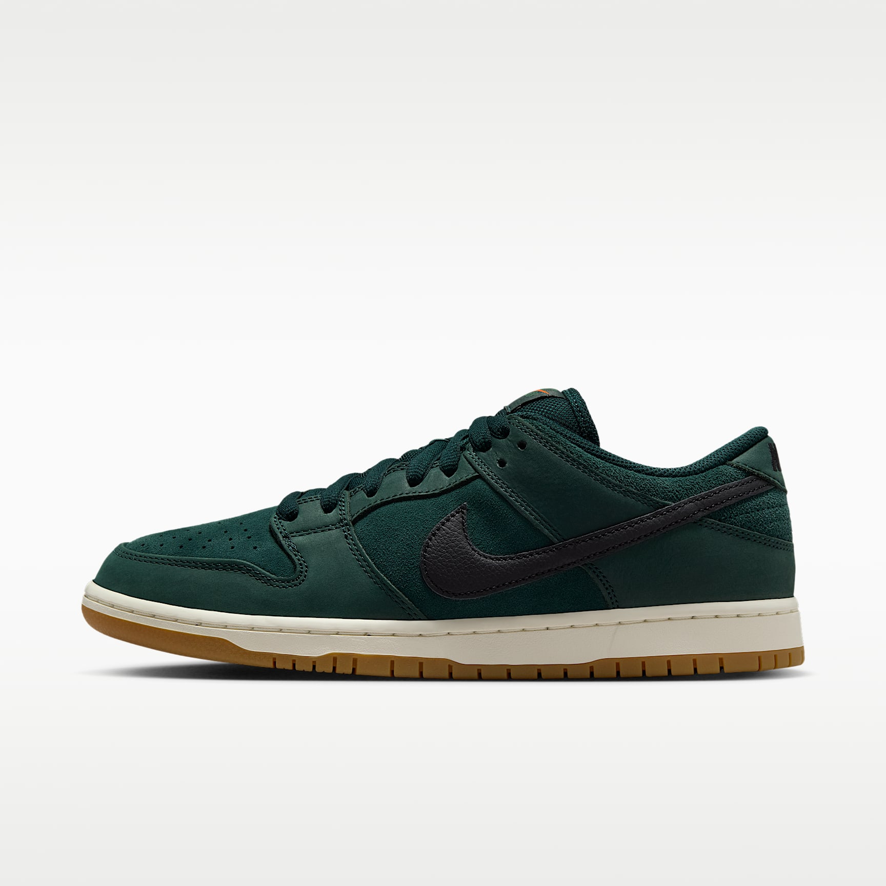 Nike SB Dunk Low Pro Skate Shoes. Nike JP